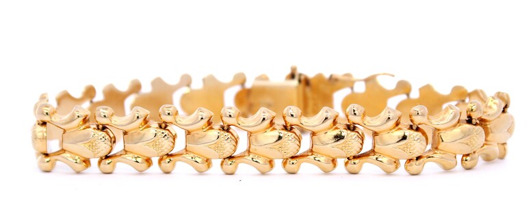 Estate 18 Karat Yellow Gold Fancy Link Bracelet Measuring 7 Inches